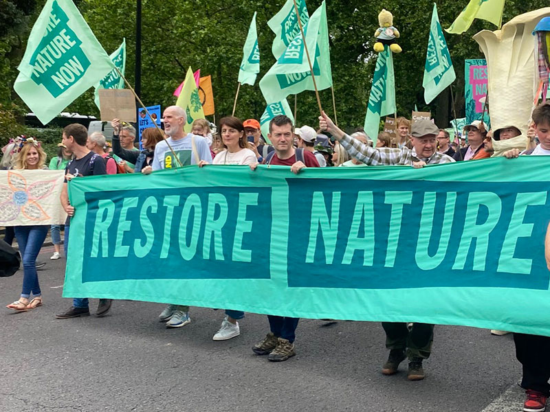 Read more about the article In pictures: The Restore Nature Now! march