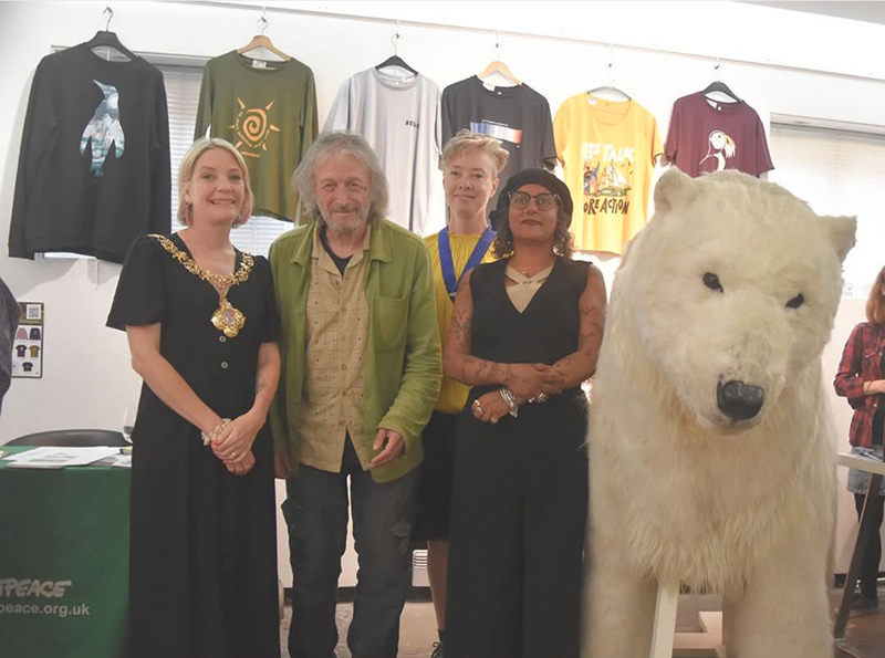 greenpeace at star brewery with the mayor of lewes