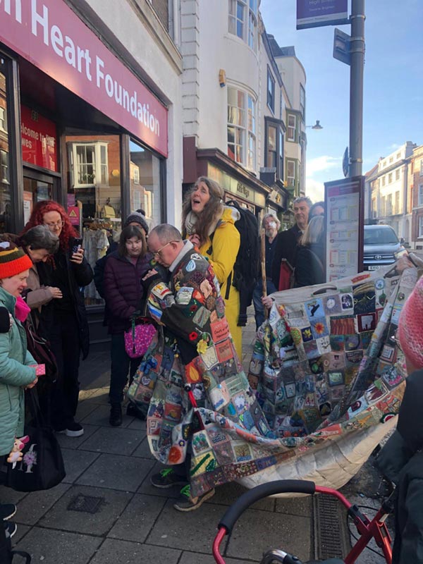 people invited to wear the coat of hopes